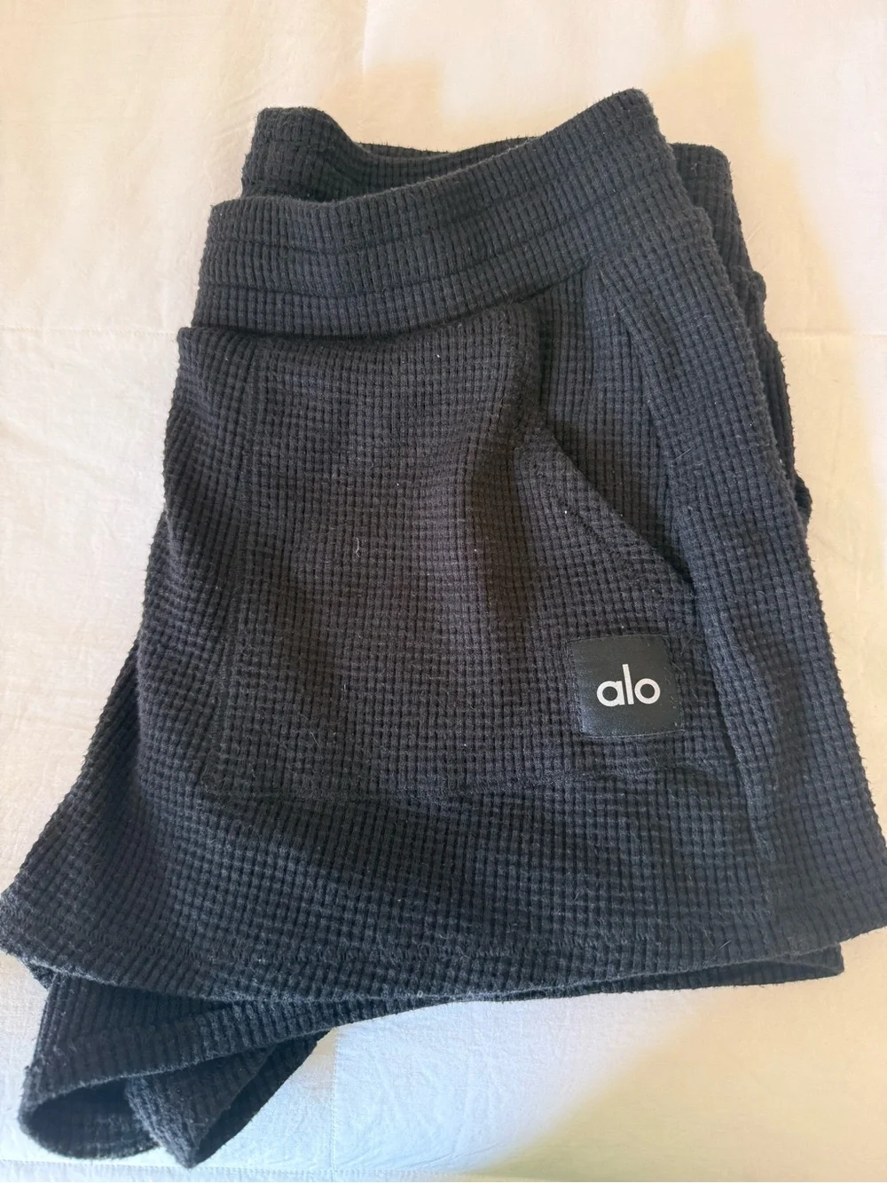 ALO Yoga Waffle Knit Black Ribbed Shorts.  Size Large.